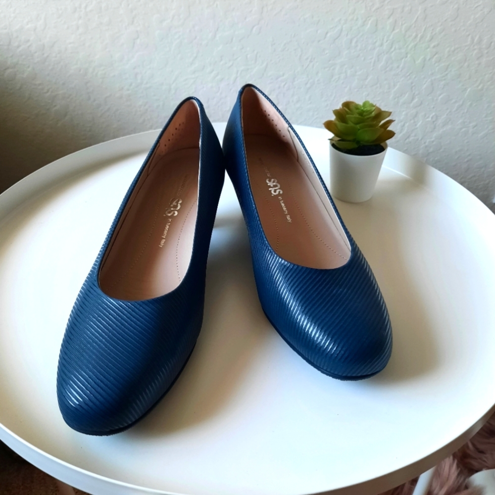 SAS kitten heels